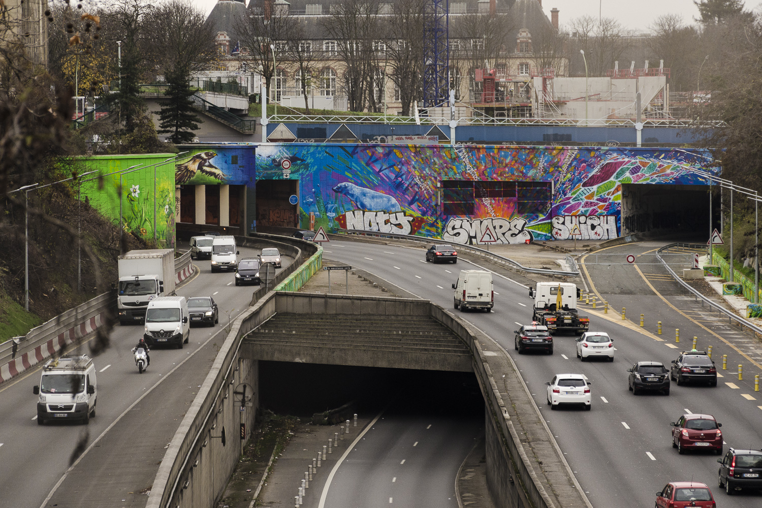 Fresque monumentale sur la façade du tunnel de l’autoroute A6 à la porte d’Orléans pour la COP21 - Réalisation ZOMEKA avec MORNE
